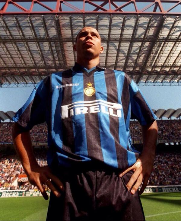 Inter Milan 1997-98 Home Shirt, R9, Ronaldo