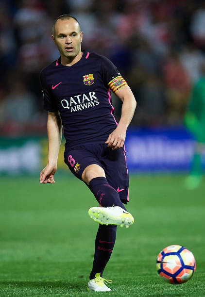 Barcelona 2016-17 Away Shirt, Andres Iniesta